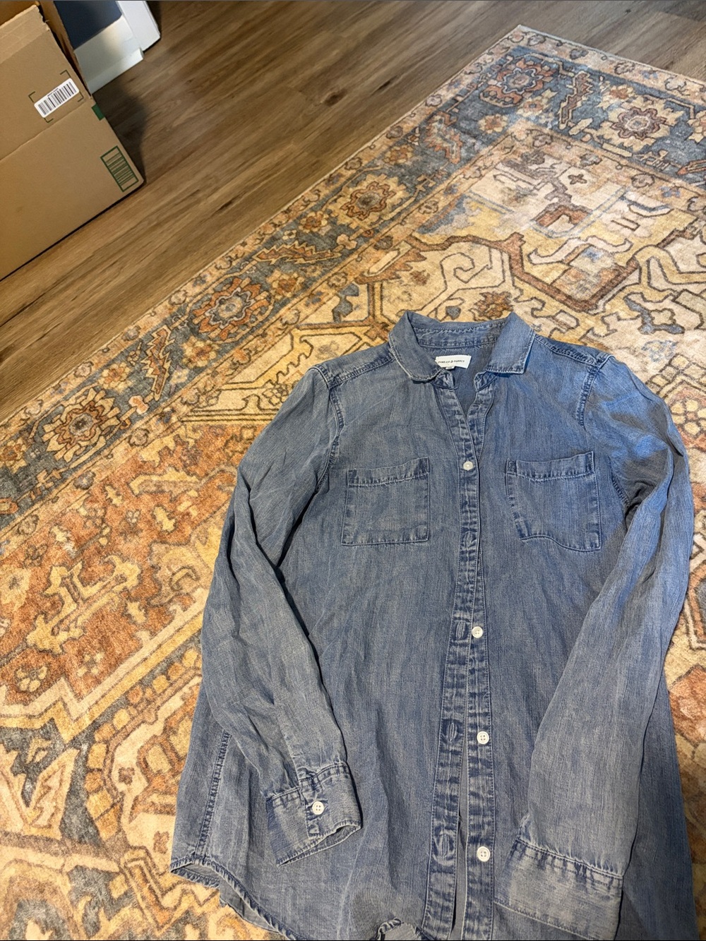 Thread & Supply Women’s Chambray Button-Down Shirt - Light Blue Sz M